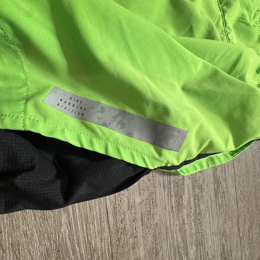 Nike Shorts Mens M Green Black Performance Dri-FIT Run Stride 2-in-1 DX0841-313